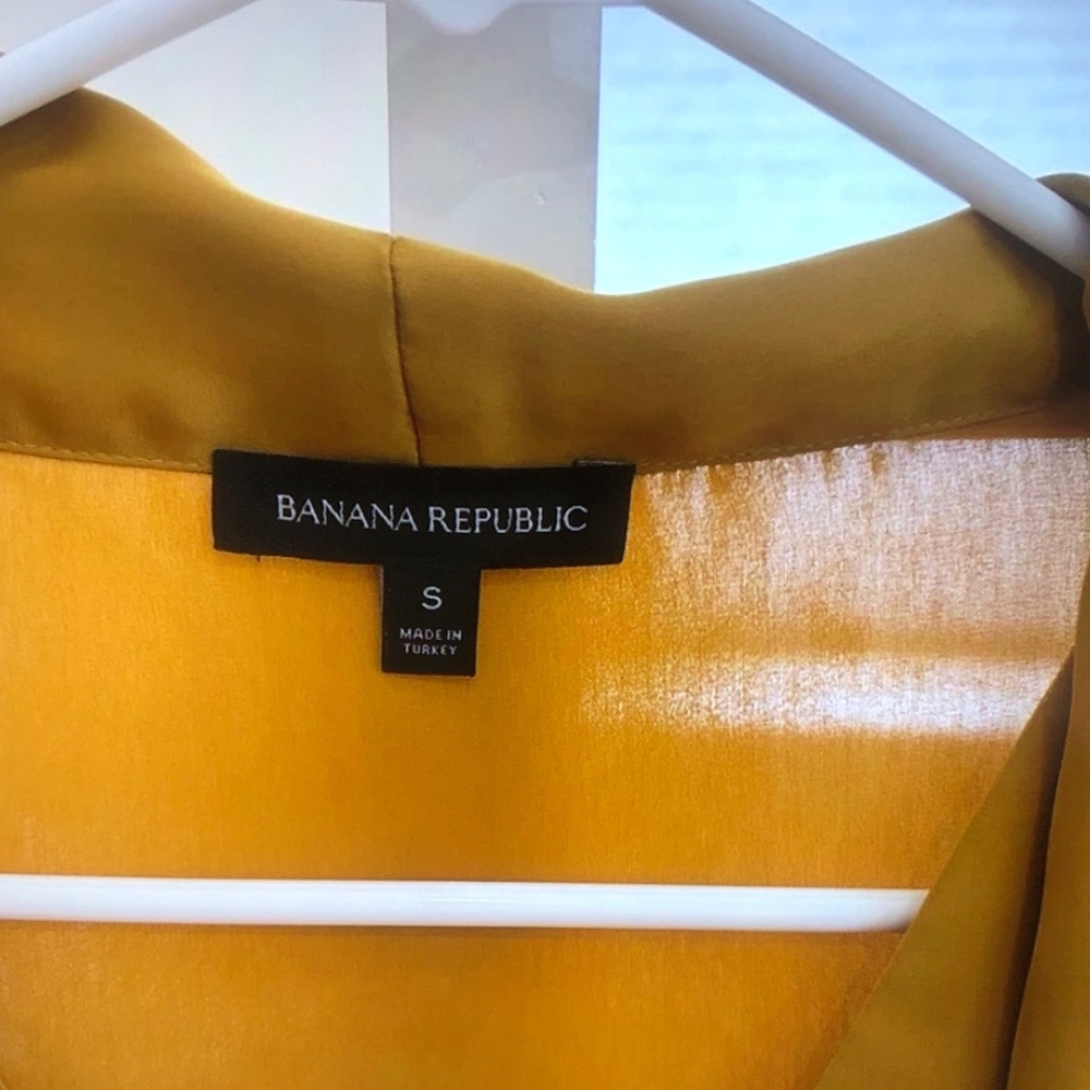 Banana Republic Mustard V-Neck Balloon Sleeve Blouse with Neck Ties - Picture 3 of 4